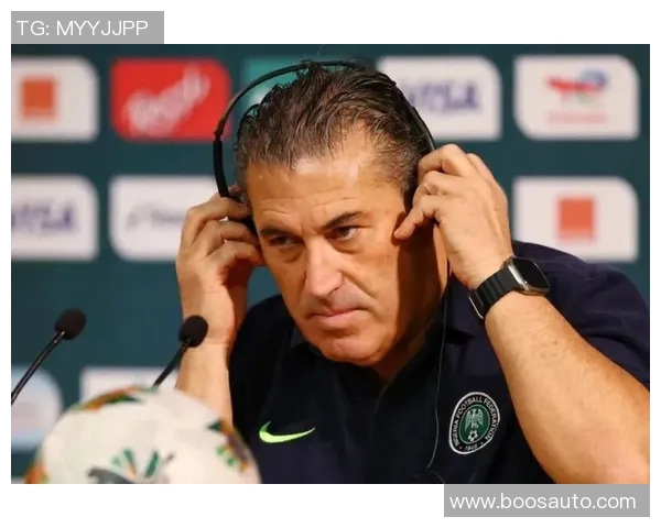 足球明星奥乔亚的传奇之路与对足球的热爱与奉献 足球明星奥乔亚的传奇之路与对足球的热爱与奉献